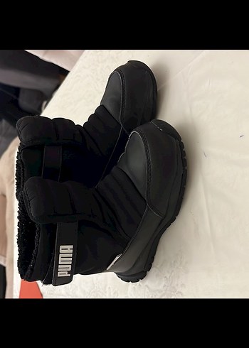 Puma Siyah Erkek Çocuk Botu Velcro Kapamalı