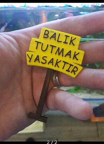 Balık tutmak yasaktır komik tabela sarı renk