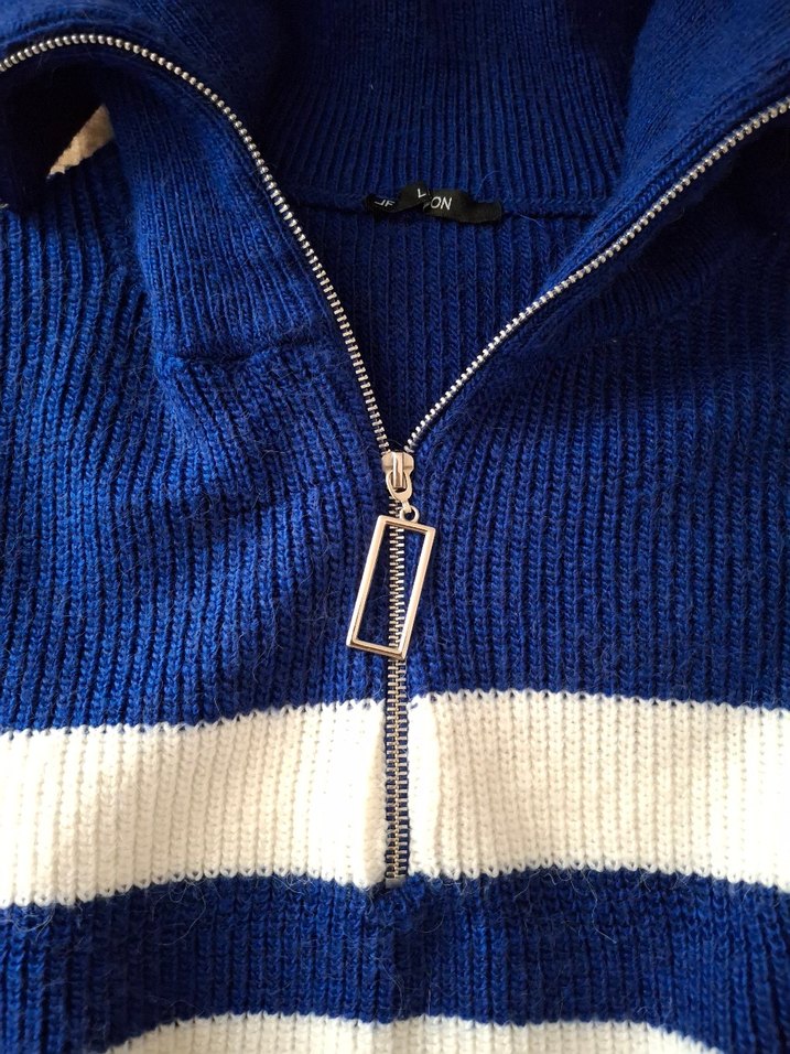 Çizgili Mavi Kısa Kollu Triko Kazak - Görsel 2