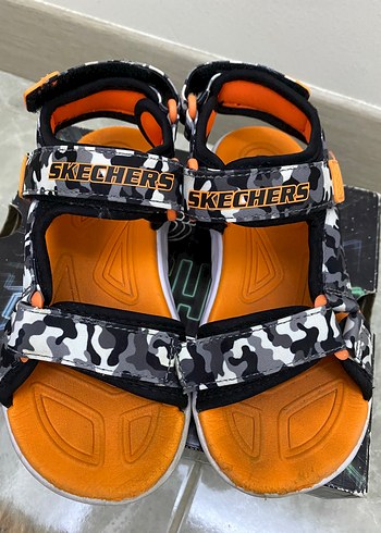 28 Beden Skechers Erkek Çocuk Terlik