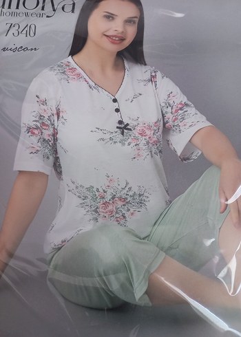 Çiçek Desenli Kısa Kollu kaprili Pijama