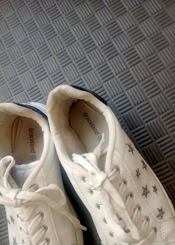 38 Beden Beyaz Yıldız Detaylı Kadın Sneaker