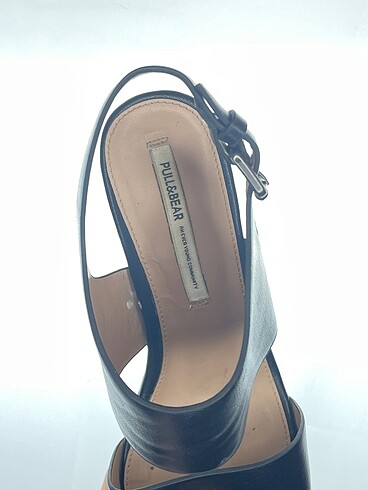 38 Beden siyah Renk Pull and Bear Platform %70 İndirimli.