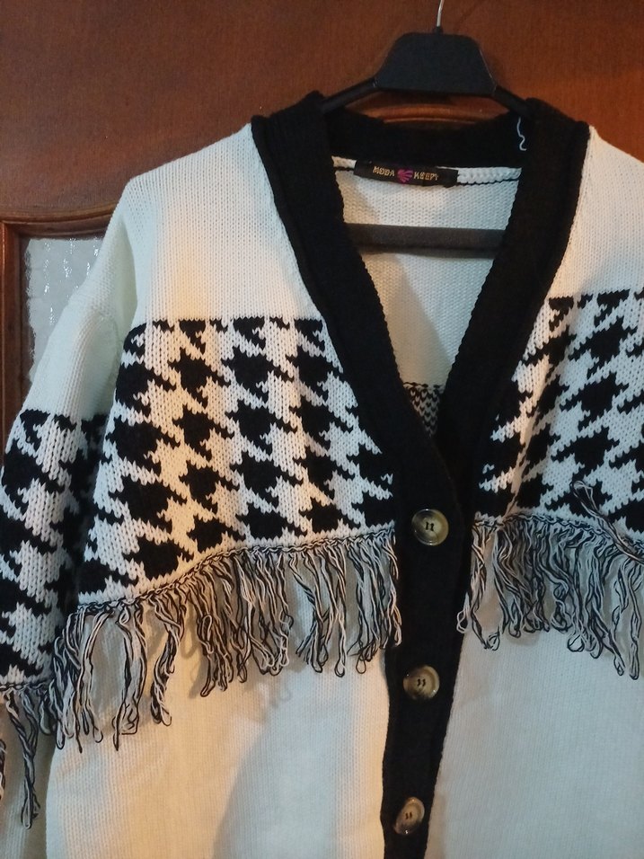 Püsküllü Kazayağı Desenli Salaş Hırka - Görsel 5