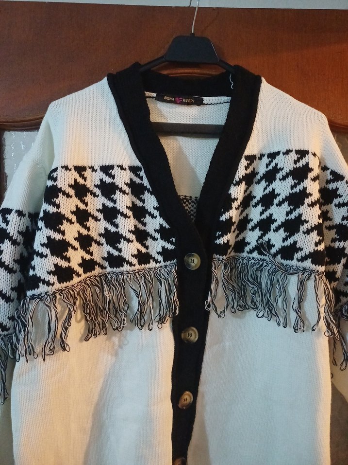 Püsküllü Kazayağı Desenli Salaş Hırka - Görsel 2