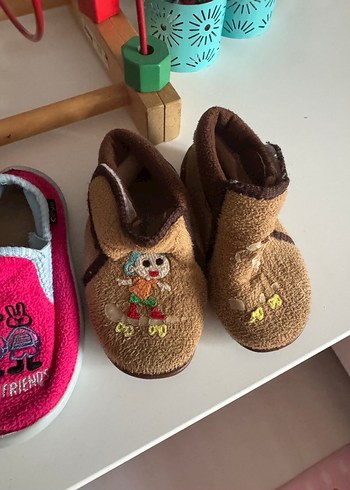 Renkli Nakışlı Sıcak Ev Terlikleri - Görsel 3