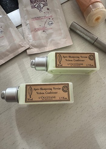 Beyaz ve Pastel Tonlarda Makyaj Ürünleri - Görsel 4