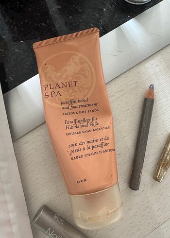 Beyaz ve Pastel Tonlarda Makyaj Ürünleri - Görsel 6