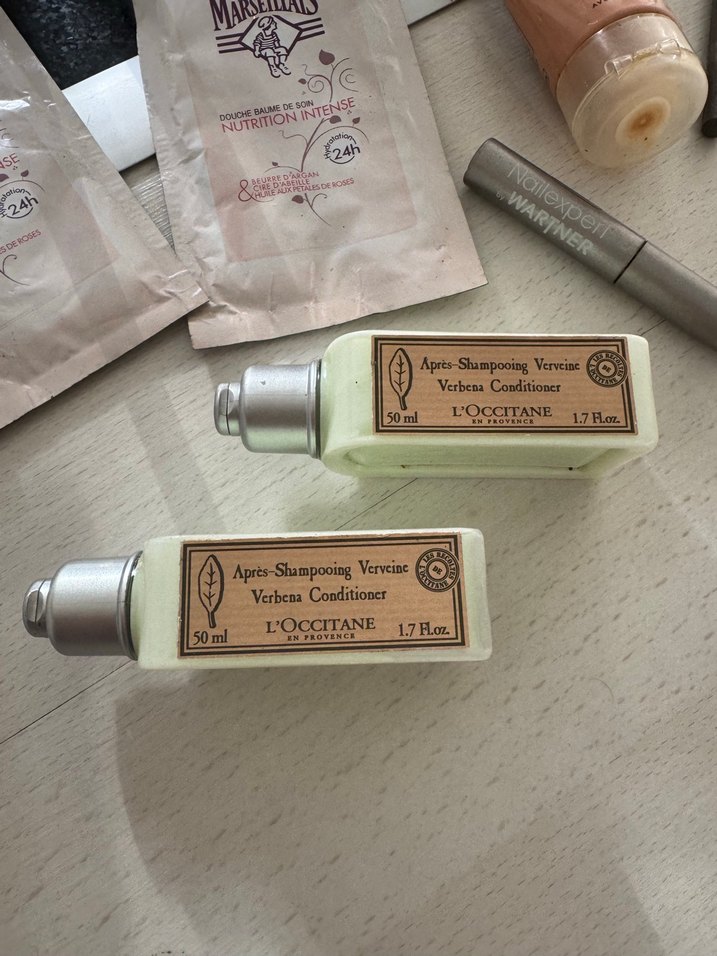 Beyaz ve Pastel Tonlarda Makyaj Ürünleri - Görsel 4