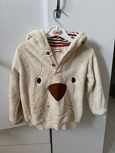LC Waikiki 18-24 pelus yumos ust yepyeni kizada erkegede olur