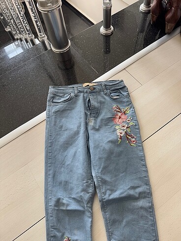 36 Beden 36 beden yüksek bel nakışlı jean