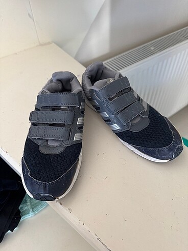 Adidas 33 no Adidas spor ayakkabı