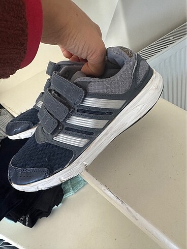 33 Beden 33 no Adidas spor ayakkabı