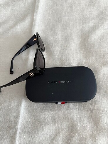 Tommy Hilfiger Gözlük - Görsel 3