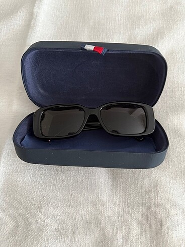 Tommy Hilfiger Gözlük - Görsel 2