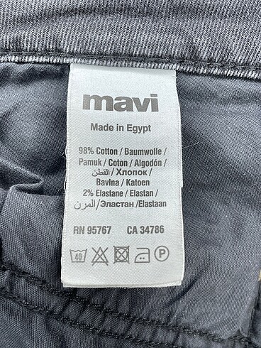26 Beden siyah Renk Mavi Jeans Jean / Kot %70 İndirimli.