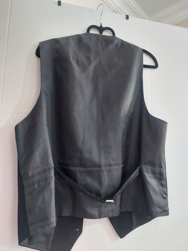 Siyah Düğmeli Erkek Yelek - Görsel 4