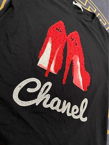m Beden Chanel taşlı tişört