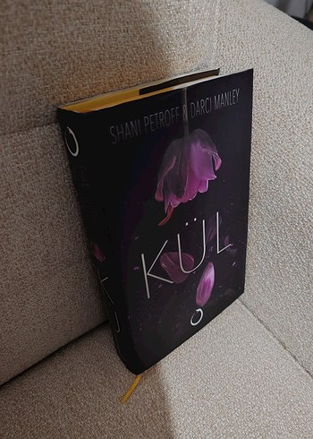 Kül - Shani Petroff & Darci Manley - Görsel 2