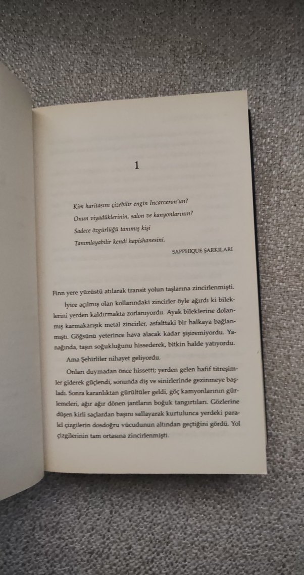 Incarceron - Catherine Fisher - Görsel 4