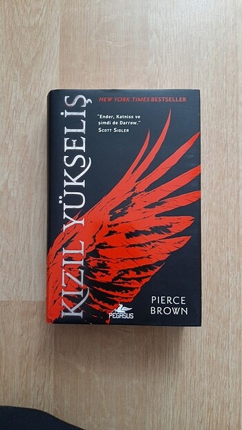 Kızıl Yükseliş - Pierce Brown - Pegasus Yay. Ciltli Orijinal