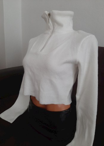H&M Beyaz Yarım Fermuarlı Yüksek Yakalı Crop Kazak