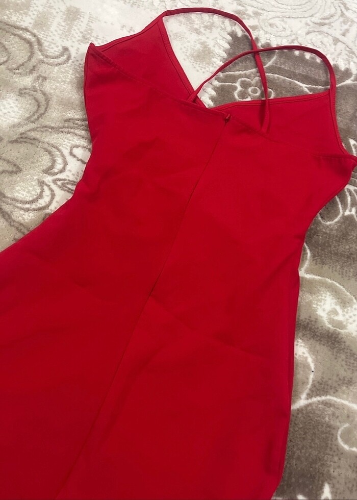 KIRMIZI ELBİSE - Görsel 4