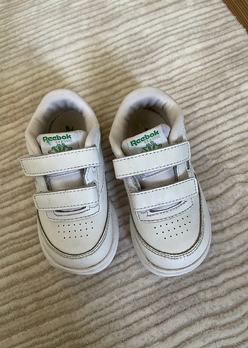 22 Beden Reebok çocuk spor ayakkabı