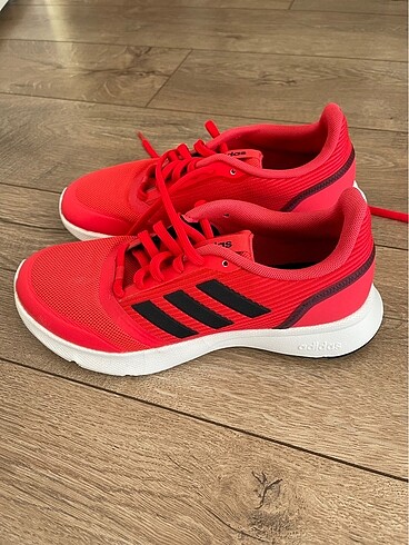 Adidas spor ayakkabı