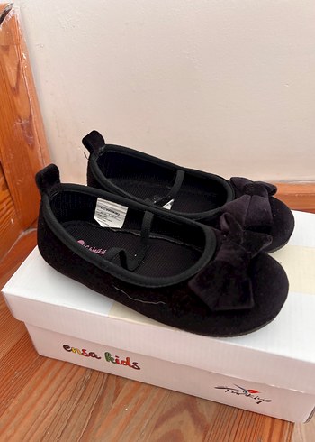 Kız Çocuk Siyah Bantlı Babet Ayakkabı - Görsel 4