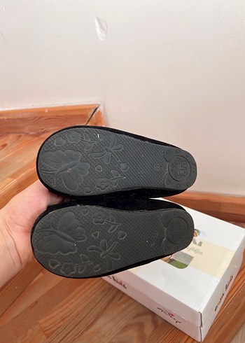 Kız Çocuk Siyah Bantlı Babet Ayakkabı - Görsel 3