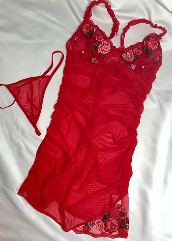 Kırmızı Vücuda Oturan Gecelik - Görsel 2