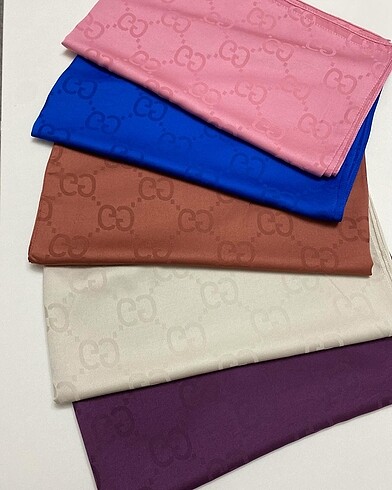 Gucci Jakar şal