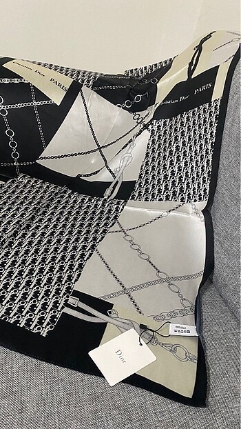 Dior ipek şal