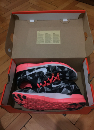 38 Beden Nike FREE TR FIT 5