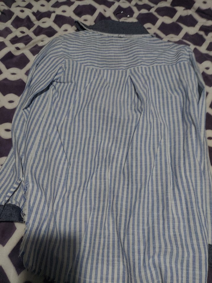 Düğmeli Uzun Kollu Mavi Gömlek - Görsel 2