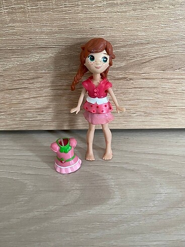 Polly Pocket Kıyafetli Anna
