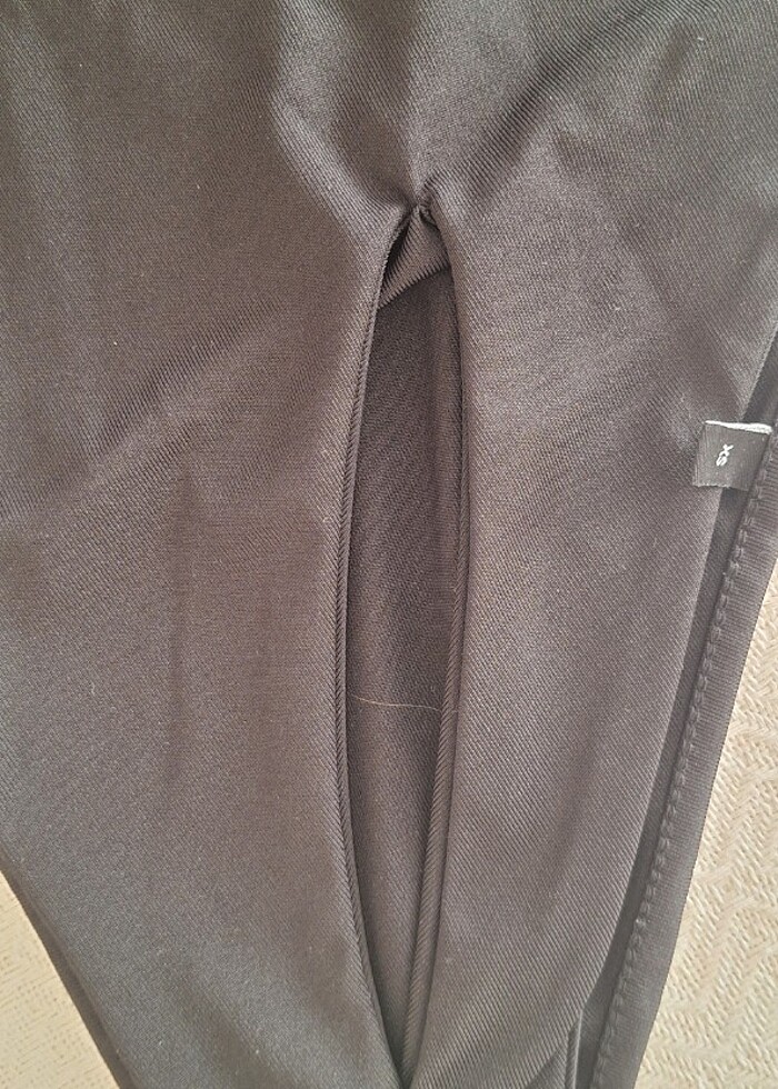 Asimetrik Yaka Cut Out Yaka Çıtçıtlı Bluz - Görsel 5