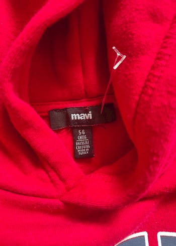 Kırmızı Kapüşonlu mavi sweatshirt - Görsel 2