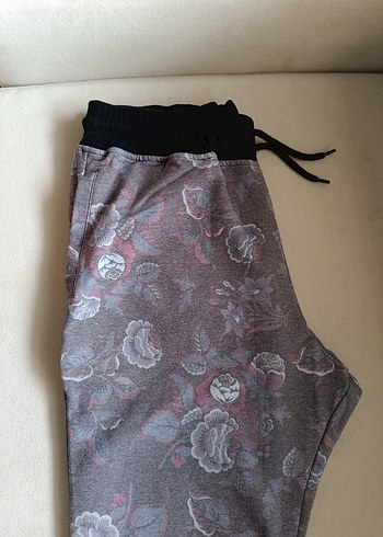 Gri Çiçek Desenli eşofman altı - Görsel 2