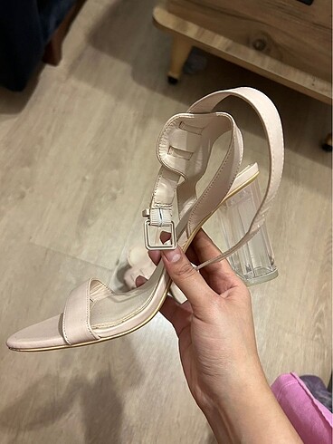 Bershka Tek Bant Topuklu Ayakkabı - Görsel 2