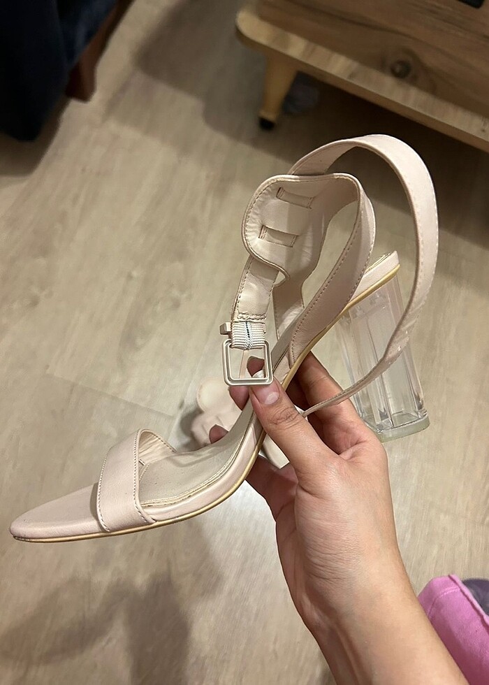 Bershka Tek Bant Topuklu Ayakkabı - Görsel 2