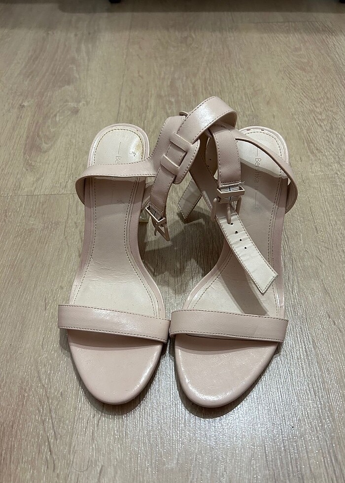 Bershka Tek Bant Topuklu Ayakkabı - Görsel 4