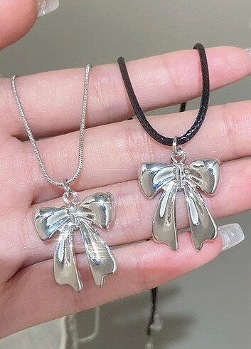 Ribbon necklace