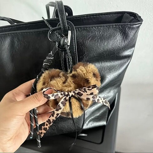 Leopar Charm