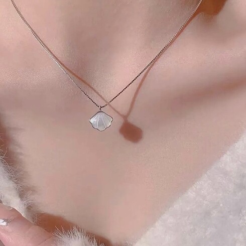 Bershka Sea Shell Necklace