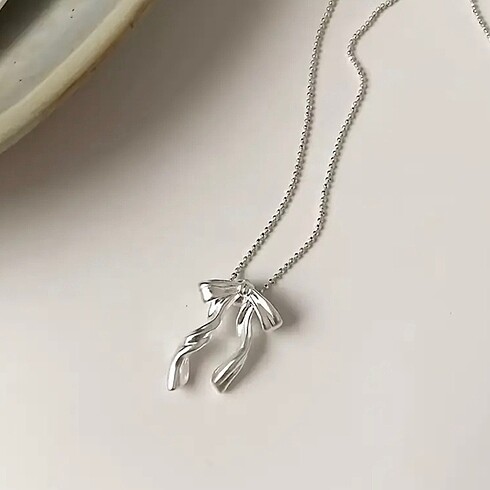 Bershka Elegant Ribbon Necklace