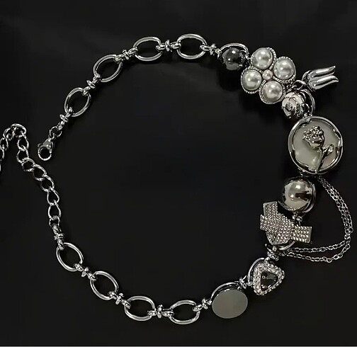 Bershka Vintage flower Necklace