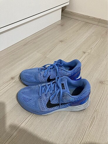 Temiz kullanılmış unisex orijinal nike koşu ayalkabısı