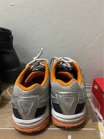 Asics Mizuno ayakkabı
